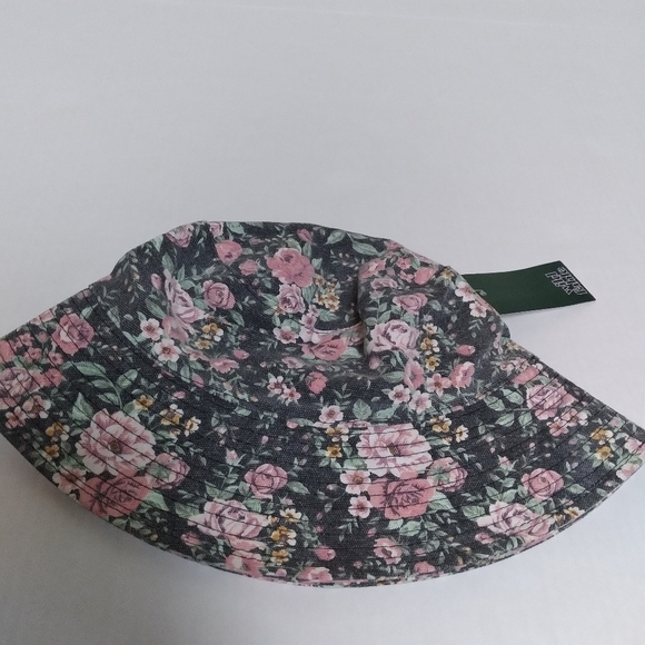 Wild Fable Pink and Black Floral Bucket Hat New with Tags - Picture 2 of 6